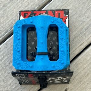 S&M Hoder BTM pedals, 9/16" spindle (for 3 piece cranks) - CYAN BLUE